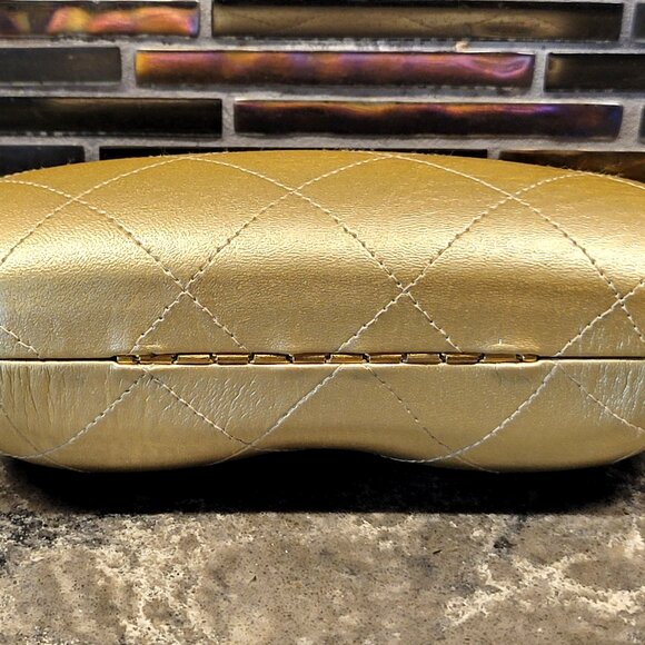 RARE GENUINE CHANEL CC GOLD QUILTED SUNGLASSES EYEGLASSES LEATHER CLAM SHELL HAR - Picture 5 of 15